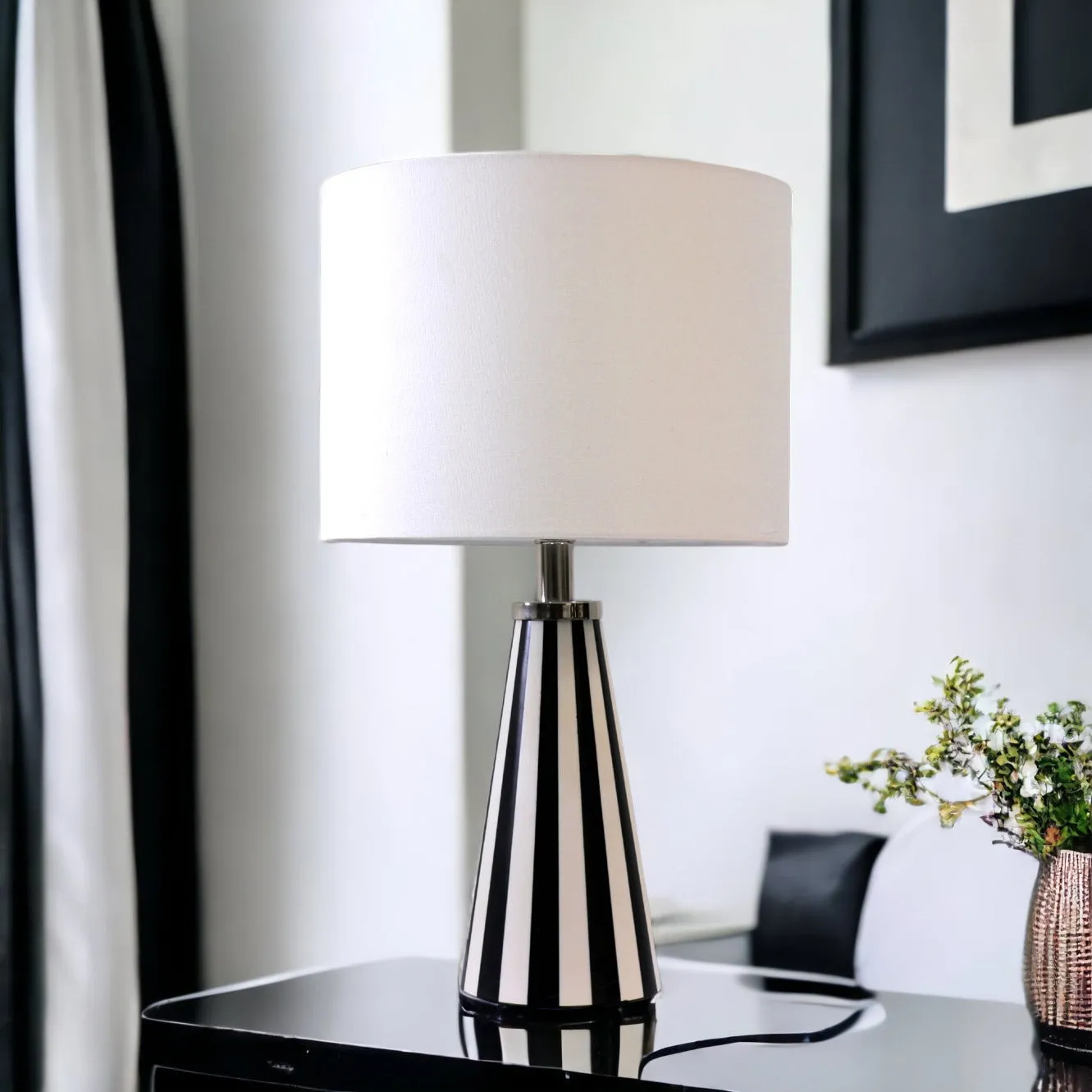 Cleo Resin Table Lamp