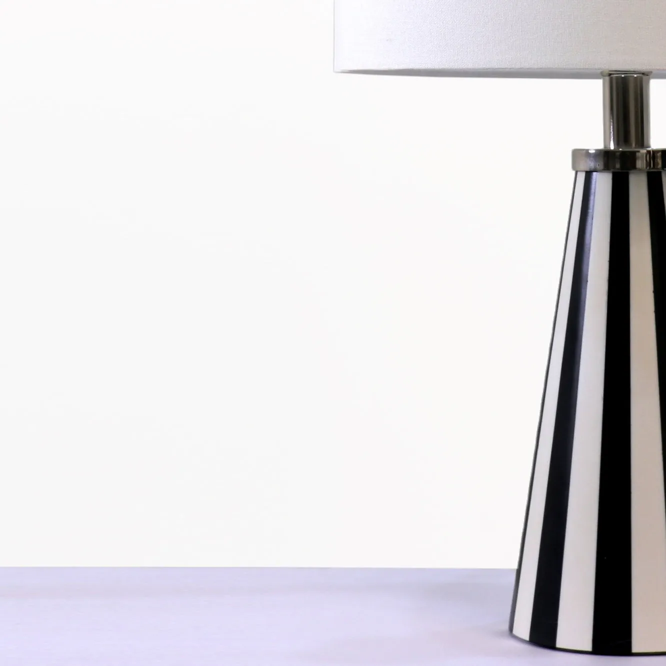 Cleo Resin Table Lamp