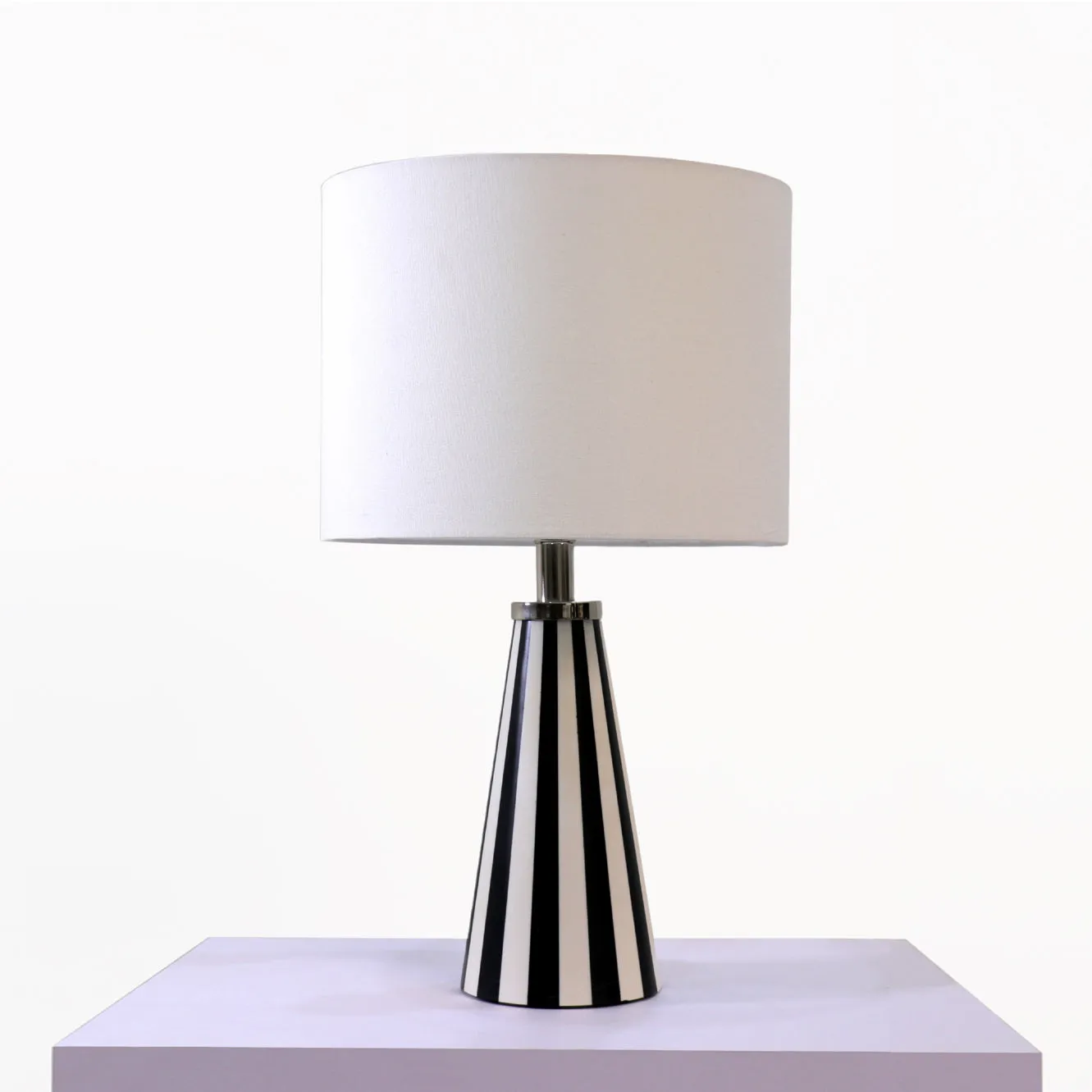 Cleo Resin Table Lamp