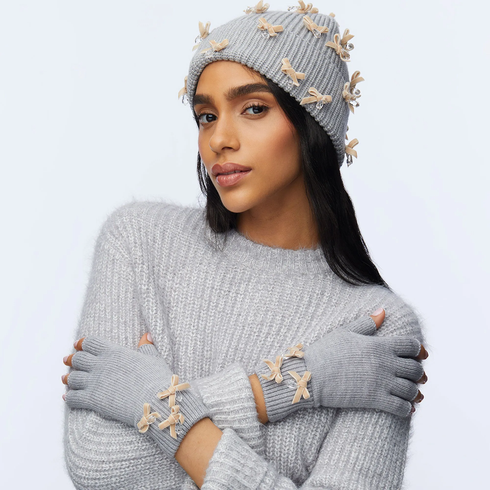 DOVE GREY BOW EMBELLISHED FINGERLESS GLOVES