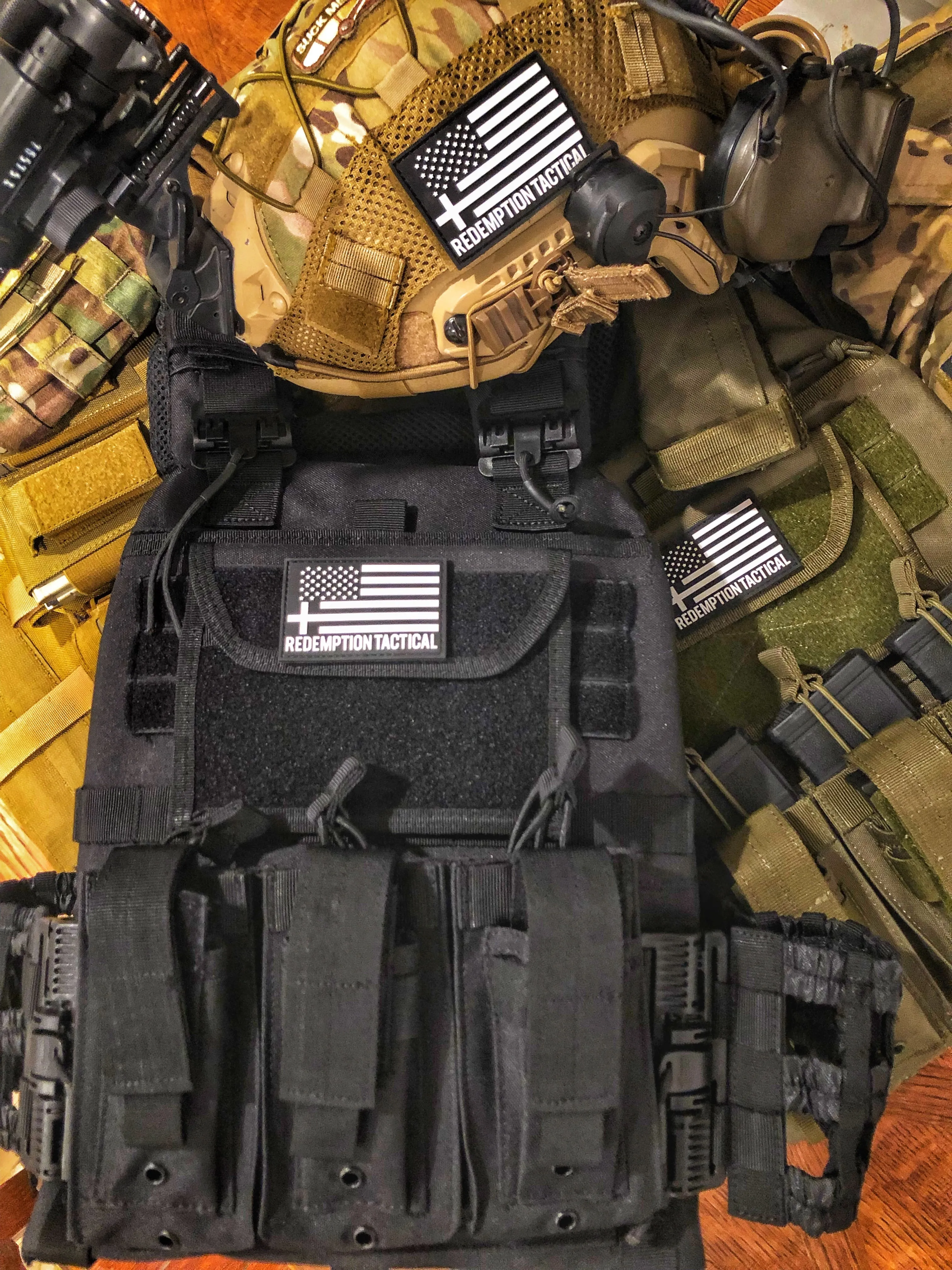 "BLACK RAMBO" LEVEL IV ARMORED VEST COMBO  (LIGHTWEIGHT LEVEL IV (2) 10x12 Front/Back Ceramic PE Plates))